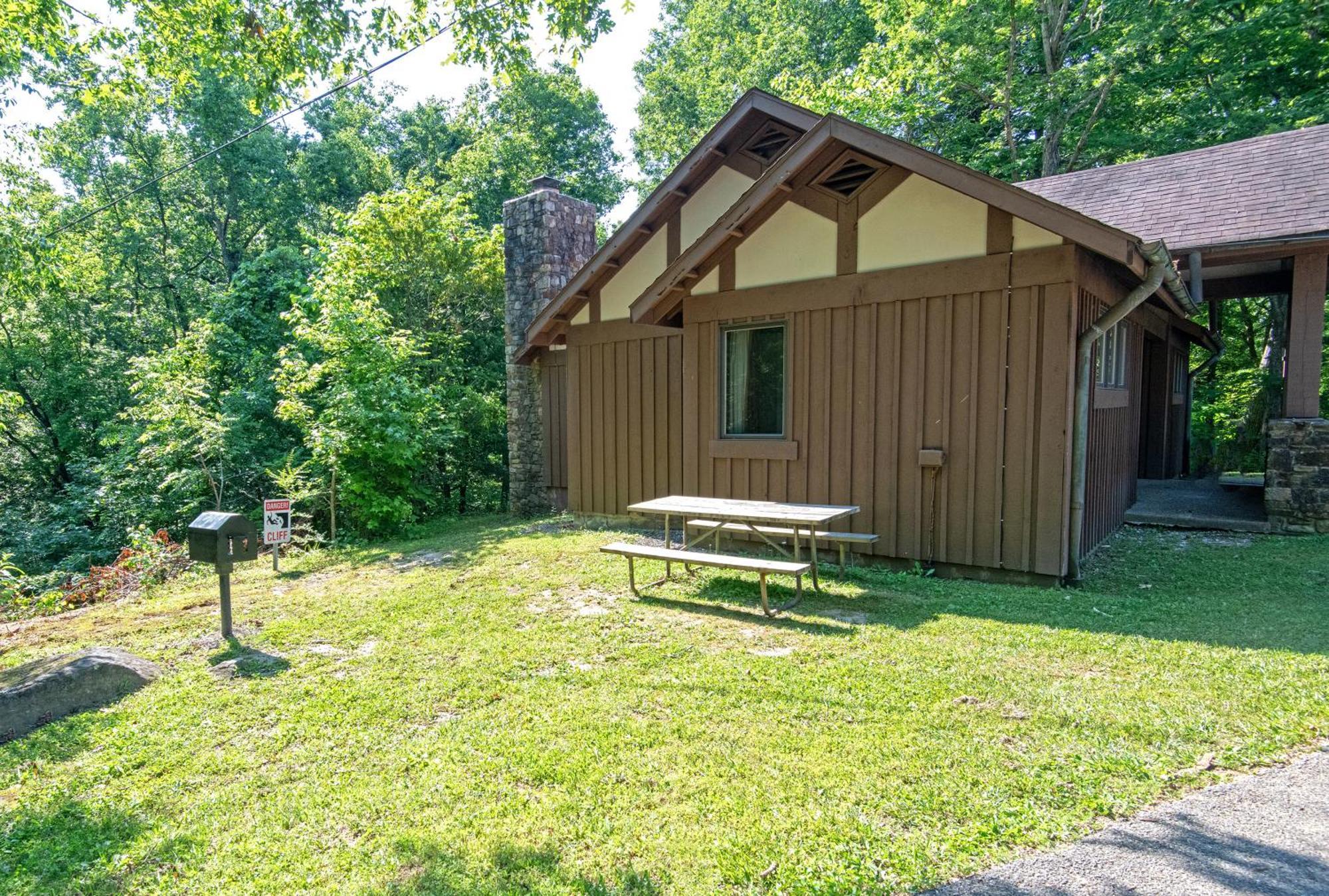 Cumberland Falls State Resort Park Honeybee Екстер'єр фото