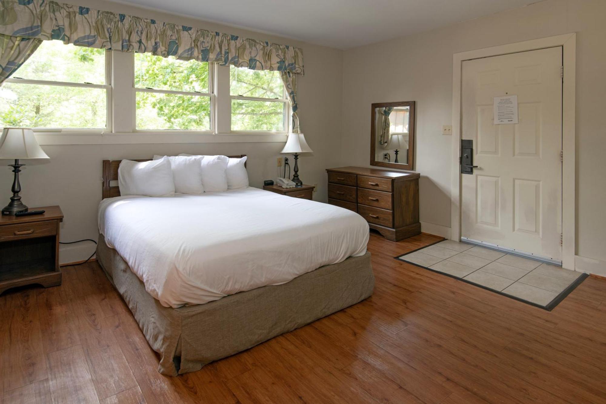 Cumberland Falls State Resort Park Honeybee Екстер'єр фото
